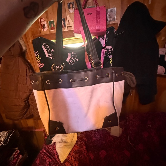 Juicy Couture Black and White Wallet - Picture 3 of 6